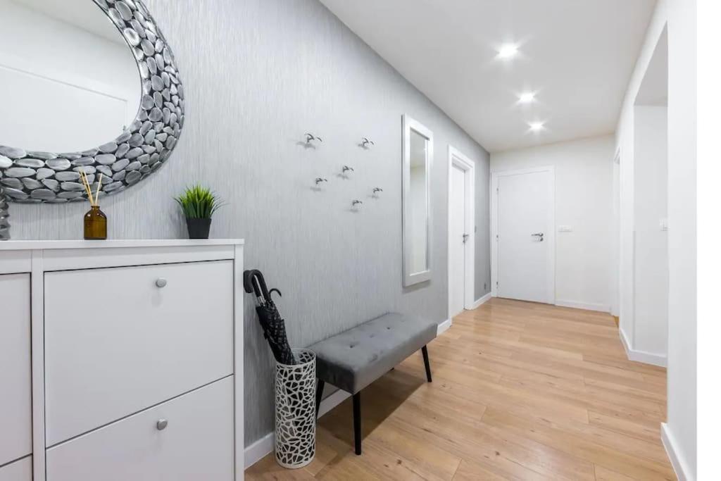 Promenade View Apartment Κάρλοβι Βάρι Εξωτερικό φωτογραφία